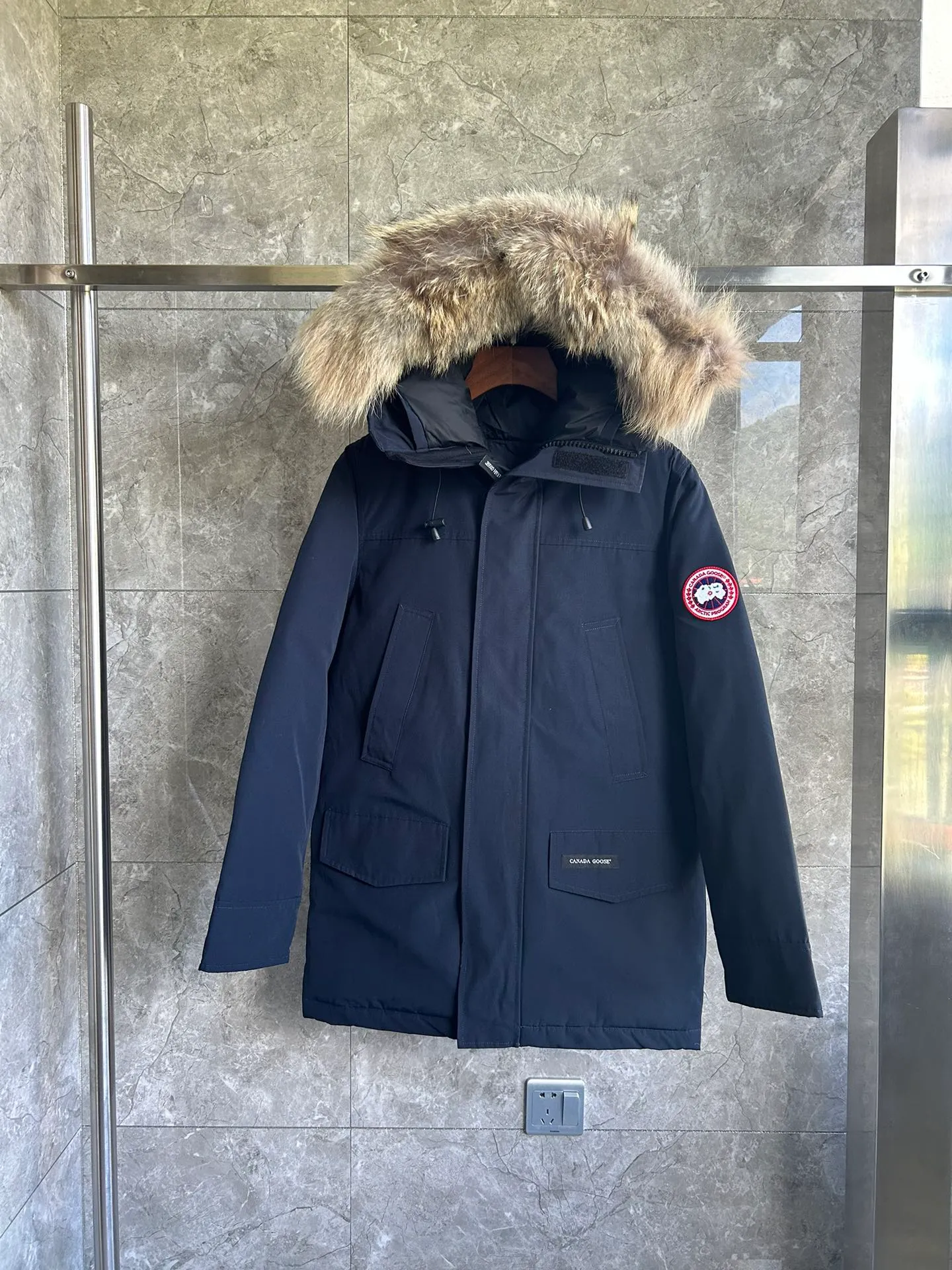 P720 Big Goose 13 Langford men's down jacket. Color (red label) black, dark blue, off-white, gray, gray camouflage. Color (black label) black black label, gray black label. Size: S. M. L. XL. XXL.